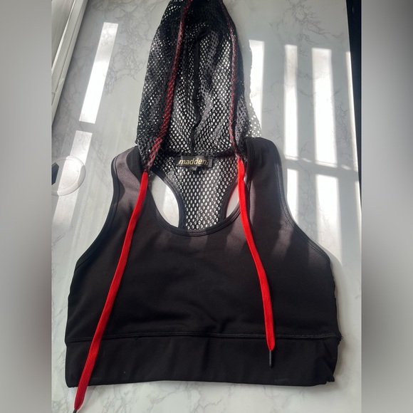 madden NYC Other - Madden mesh hooded crop top black medium
Madden NYC crop with mesh back and hood